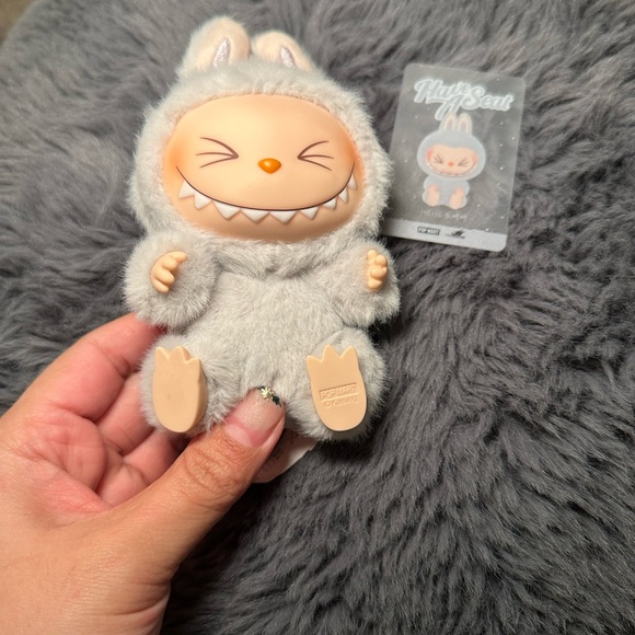 Labubu Have a Seat - Hehe - Picture 2 of 4